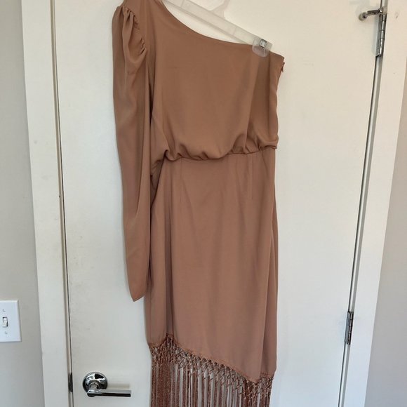 Lulu's fringed midi-dress one-shouldered - Picture 2 of 6